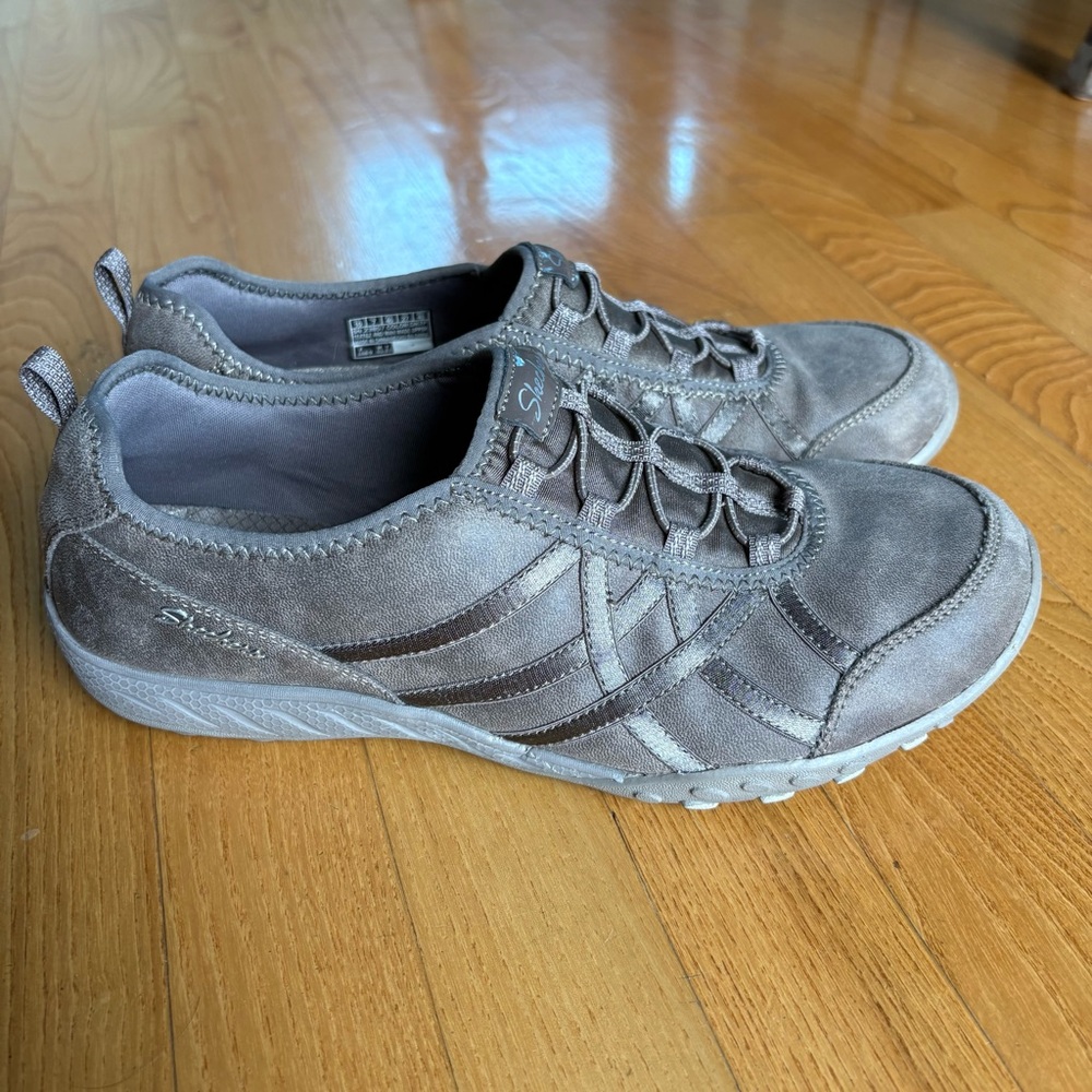 Skechers Womens Breathe-Easy Shoes Days End Walking Brown Dark Taupe Size 10 40